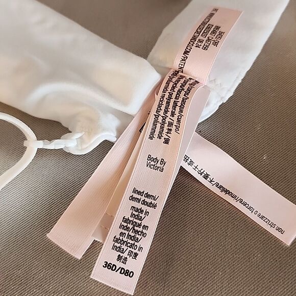 NWT Victoria Secret Body by Victoria Lightly Lined Smooth Demi Bra - Picture 7 of 9